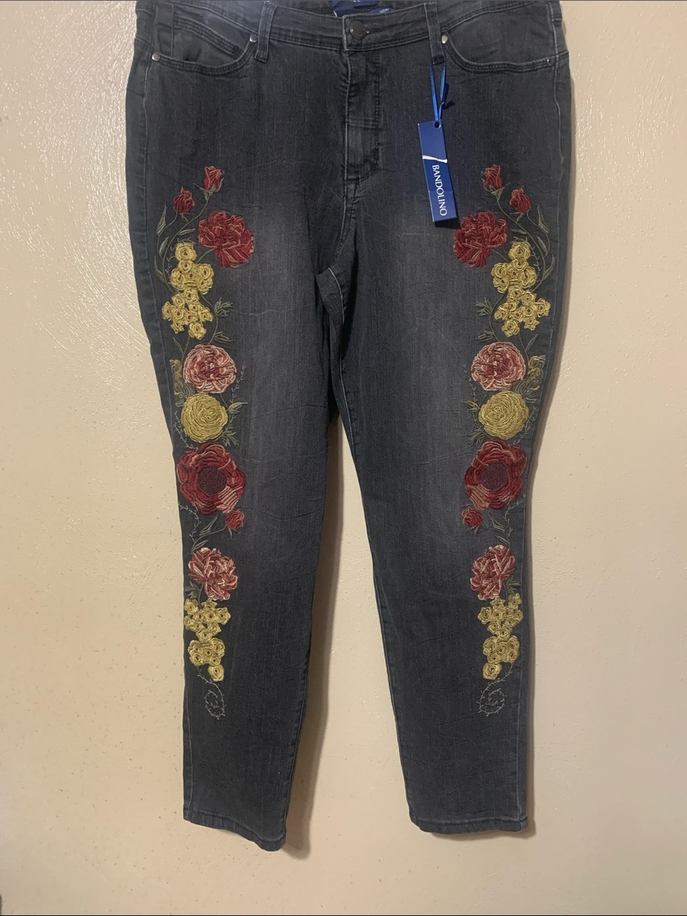 Bandolino size 16 Black Skinny Jeans with Red & Yellow Floral Embroidery NWT